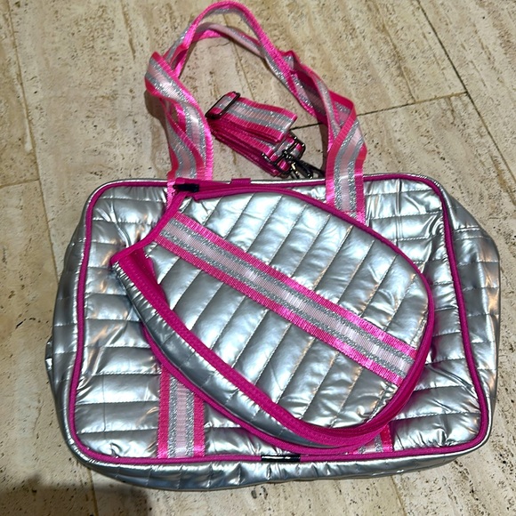Stylish Silver and Pink Quilted Women's Pickleball Large Sports Bag - Picture 3 of 5